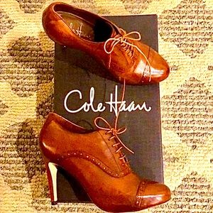 Cole Hahn Violet Oxford Pumps